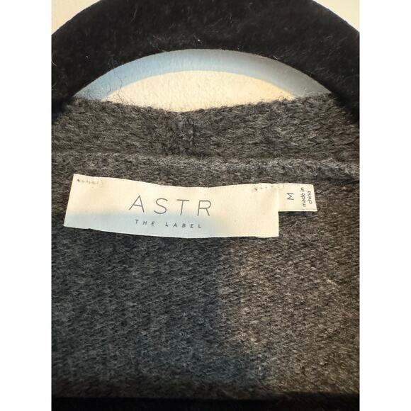 ASTR The Label Wrap‎ Front Sweater M Charcoal Gray Long Sleeve Soft Knit - Picture 3 of 8